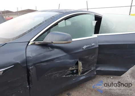 2017 Tesla Model S 100D/60D/75D/90D/P100D z USA, uszkodzony, nr VIN 5YJSA1E25HF176402